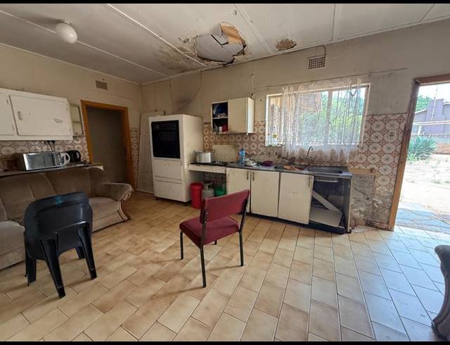 4 BEDROOM HOUSE FOR SALE IN VANDERBIJLPARK CW 2